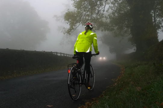 Velofahrerin